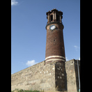 Der Uhrenturm der Festung